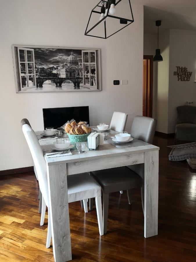 Perugino Apartments Fiumicino Bagian luar foto